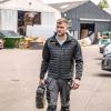 imageDEWALT Mens Hybrid Lightweight Water Resistant Insulated Work JacketBlack